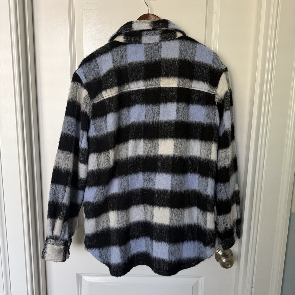 NWOT ZARA Plaid Fuzzy Shirt Jacket Oversized Blue Black White Button - Picture 3 of 7